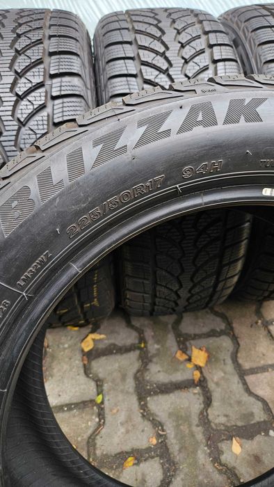 225/50R17 bridgestone blizzak lm-32 RSC