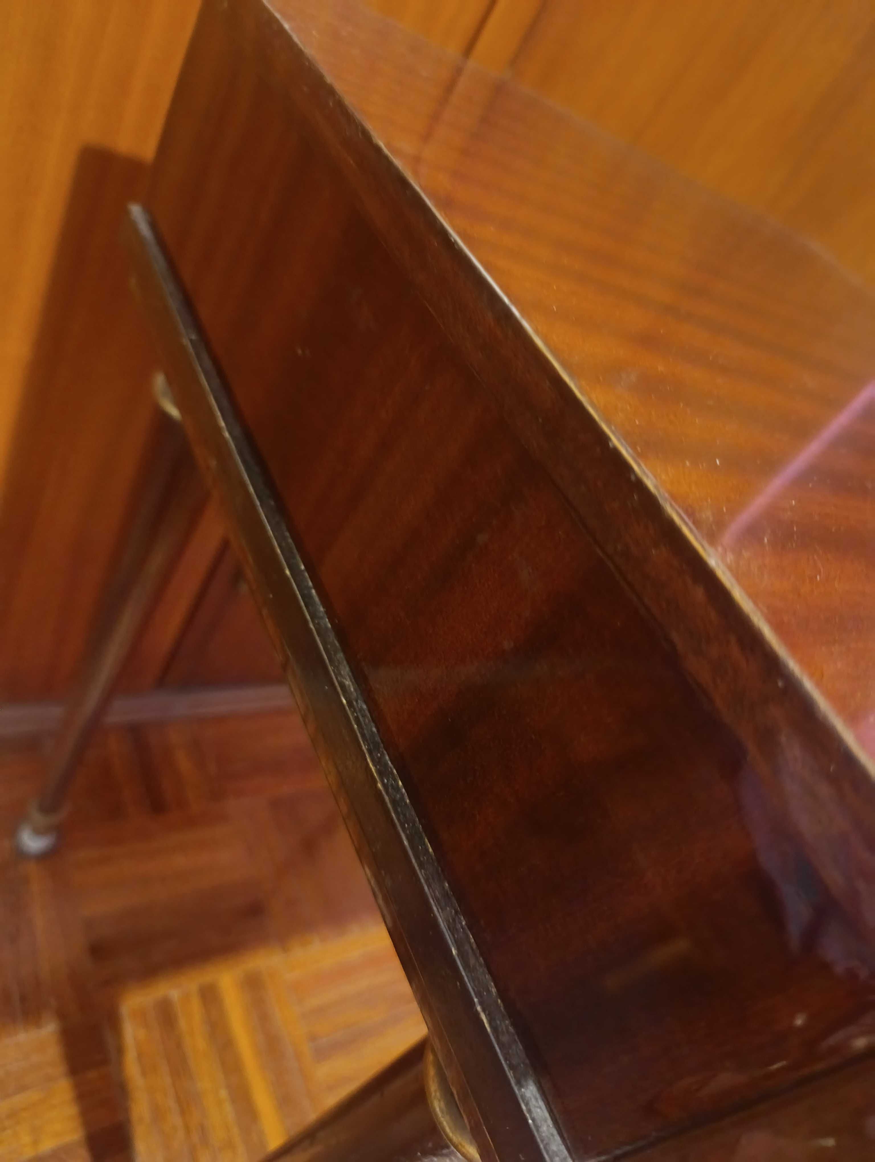 Mesa de cabeceira estilo antigo c/gaveta