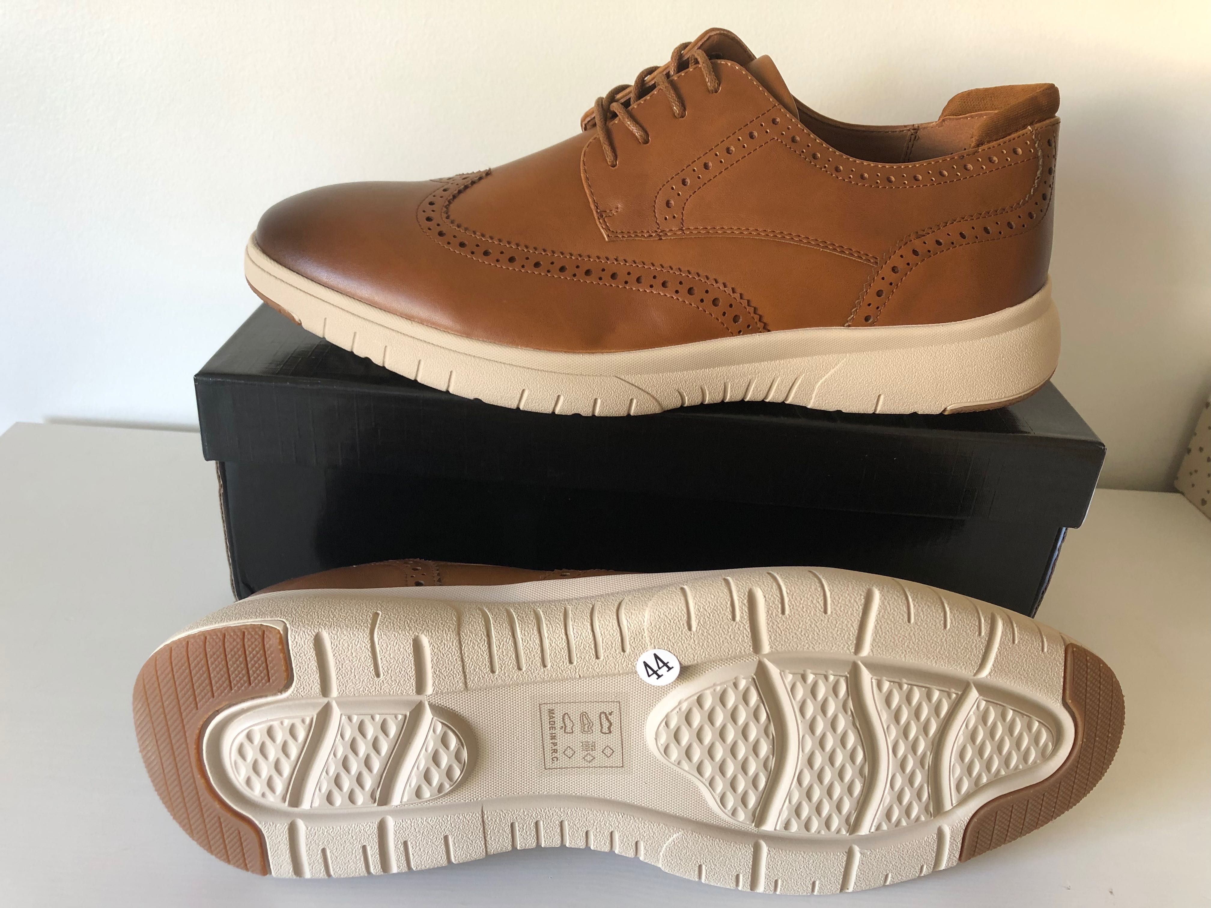 Sapatos castanhos 44