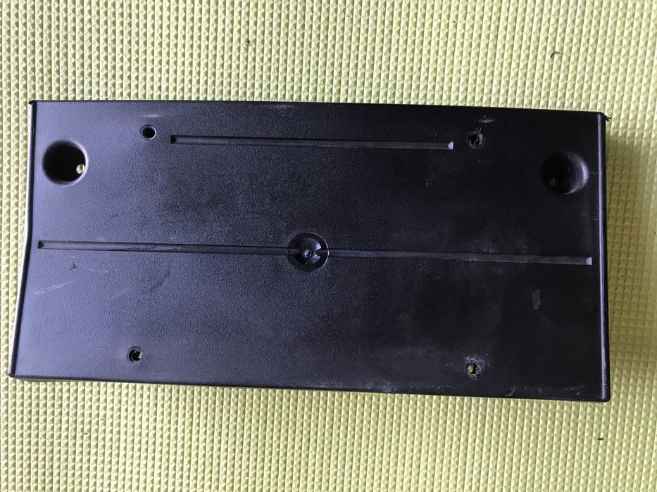 Подиумы под номерной знак BMW X5, Hyundai, Volkswagen, Land Rover б/у