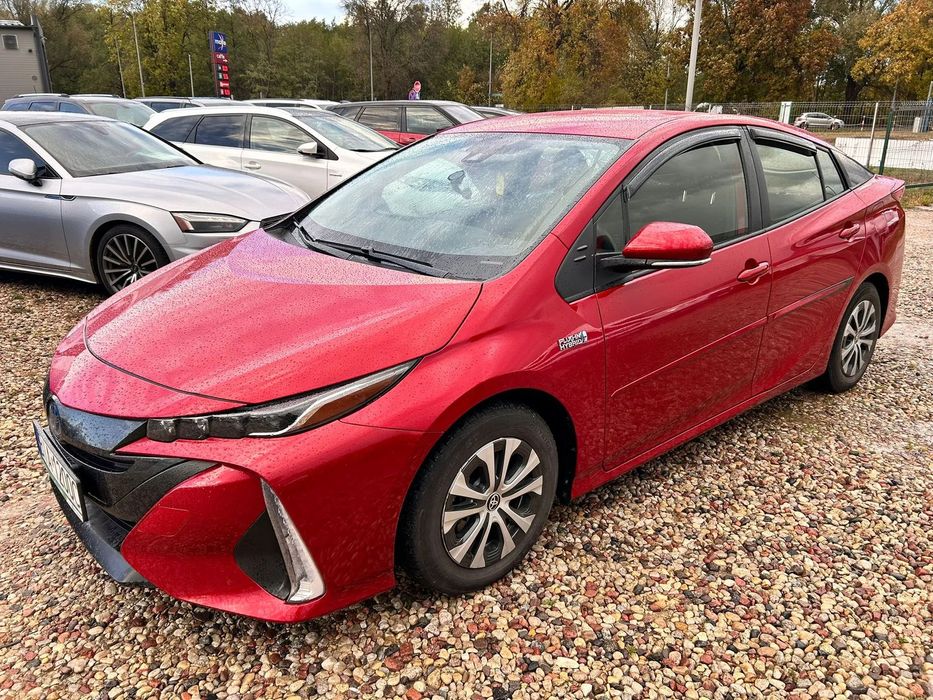 Toyota Prius toyota prius prime plug-in 2021