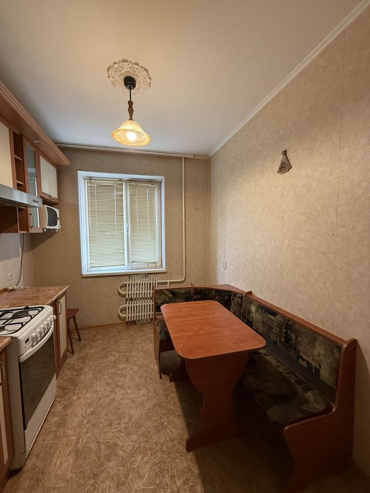Продається 3 кімнатна квартира на Східному -1