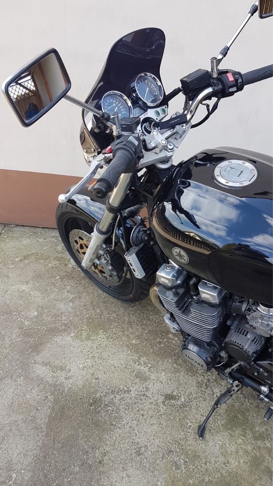 Yamaha XJR 1200 doinwestowana