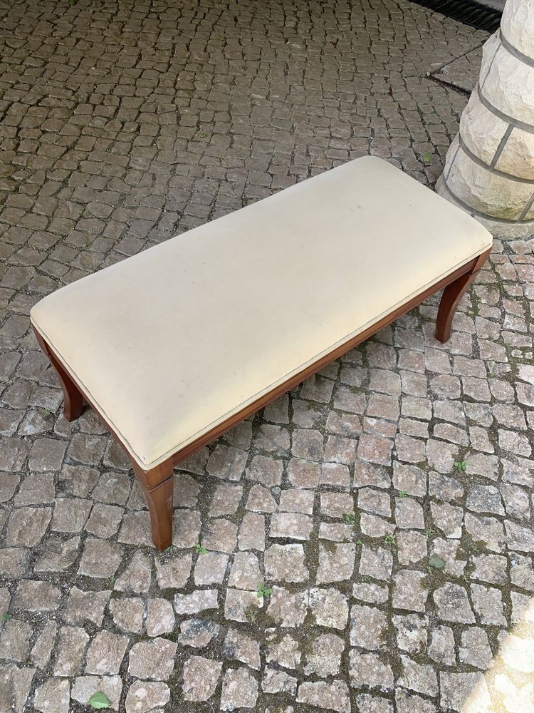 Banquinho madeira e veludo