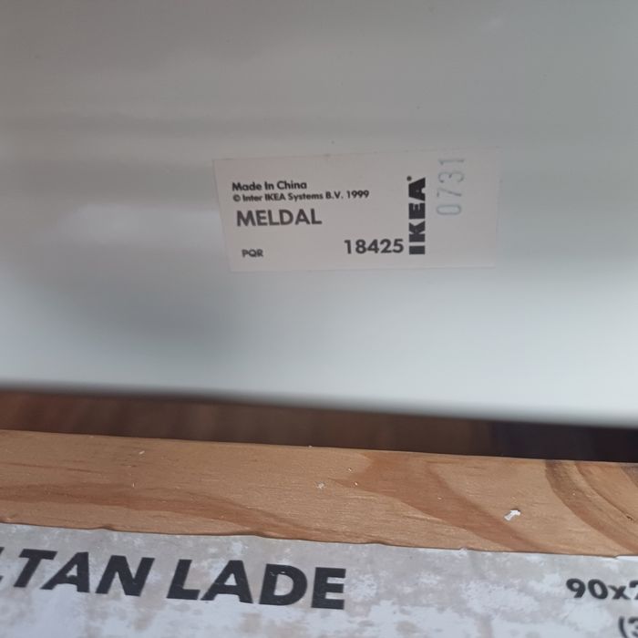 Cama de ferro Ikea com estrado
