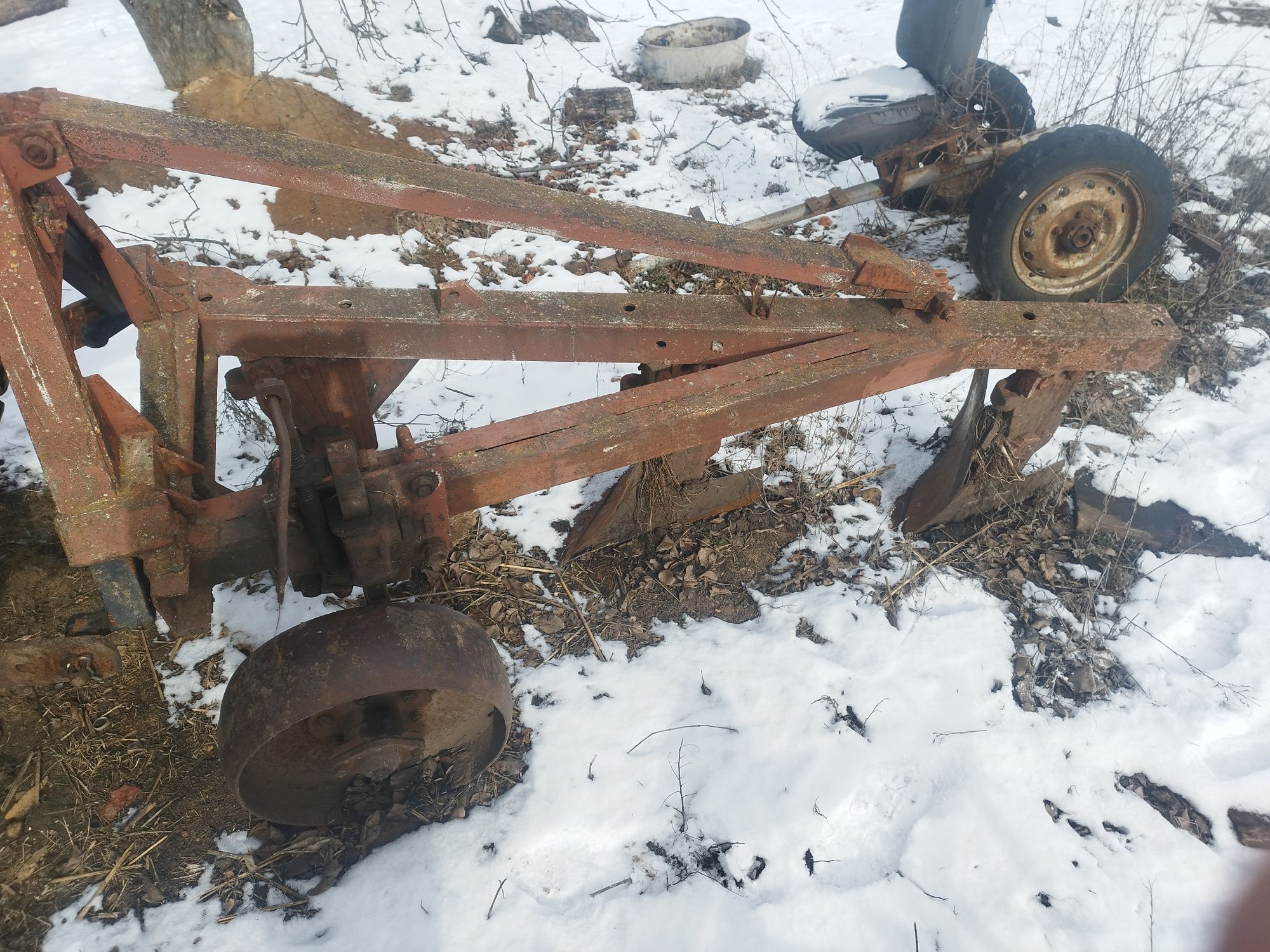 Продам трактор ЮМЗ 6 +плуг+культиватор+косілка