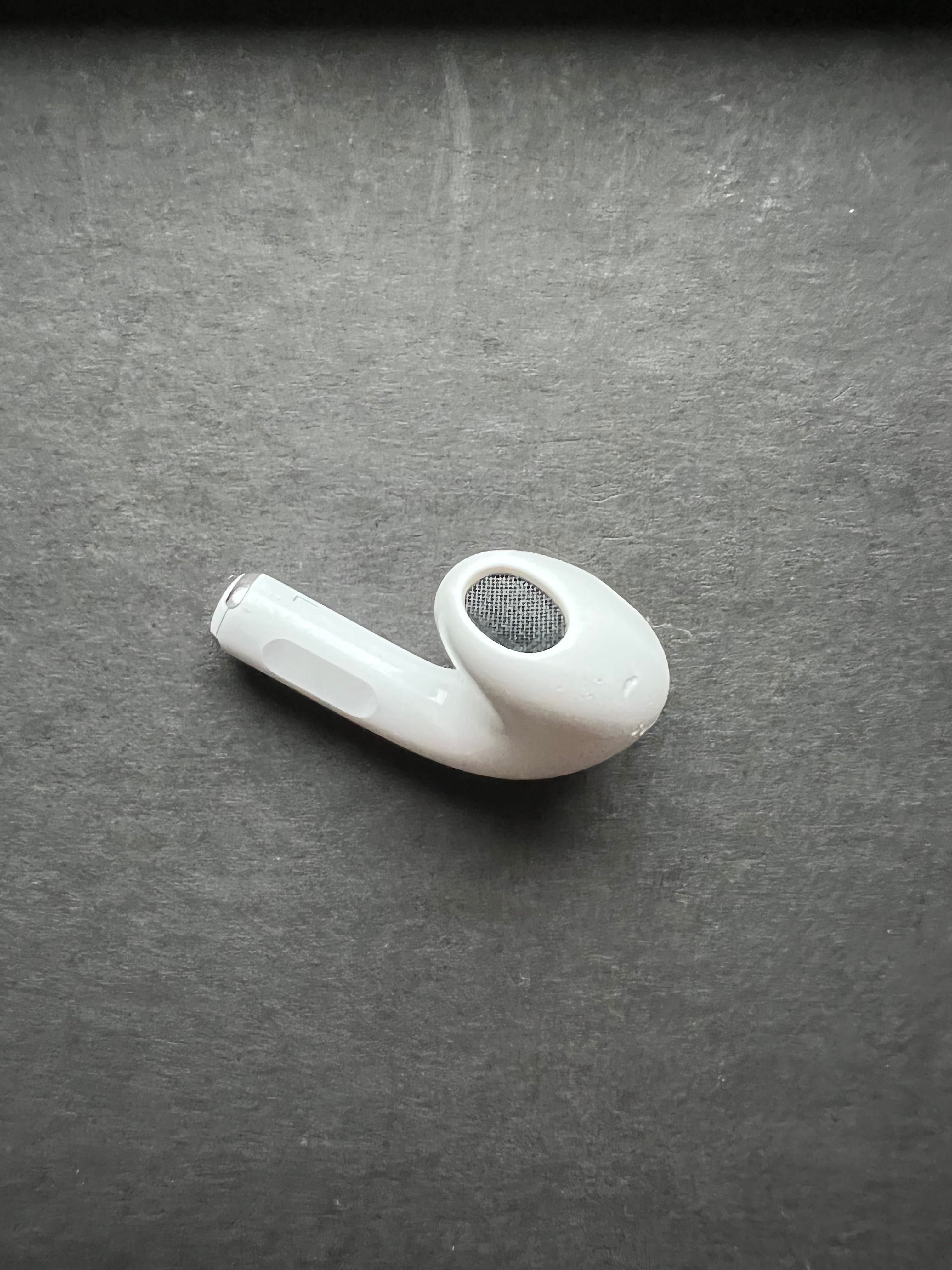 Левый наушник Apple AirPods3 A2564