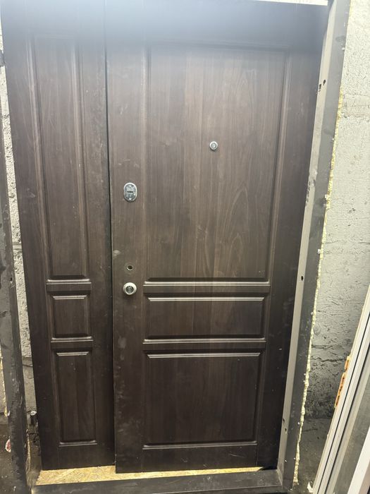 Продаются вхідні двері Вікна б/у