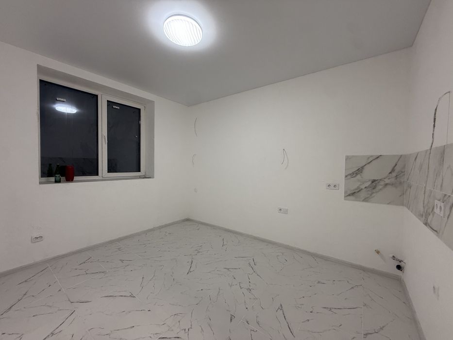 Квартира з ремонтом! Завозь меблі! Студія!