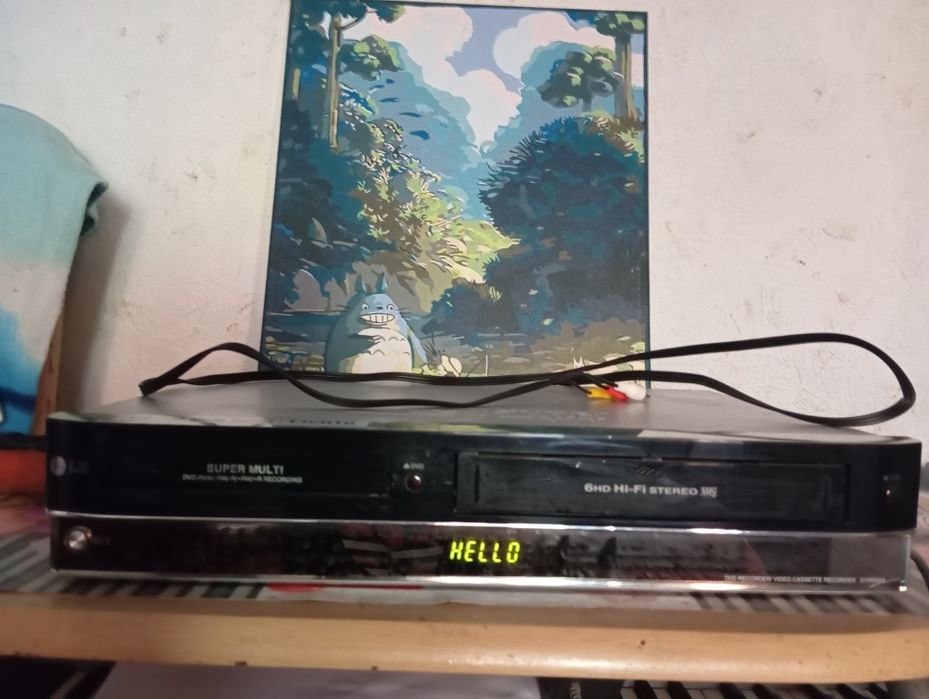 комбинированный DVD-рекордер и видеомагнитофон LG RC199H