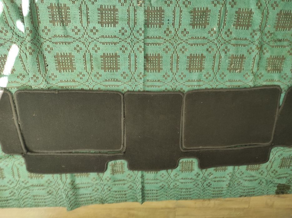 Обшивка крышки багажника Рено Сценик 2