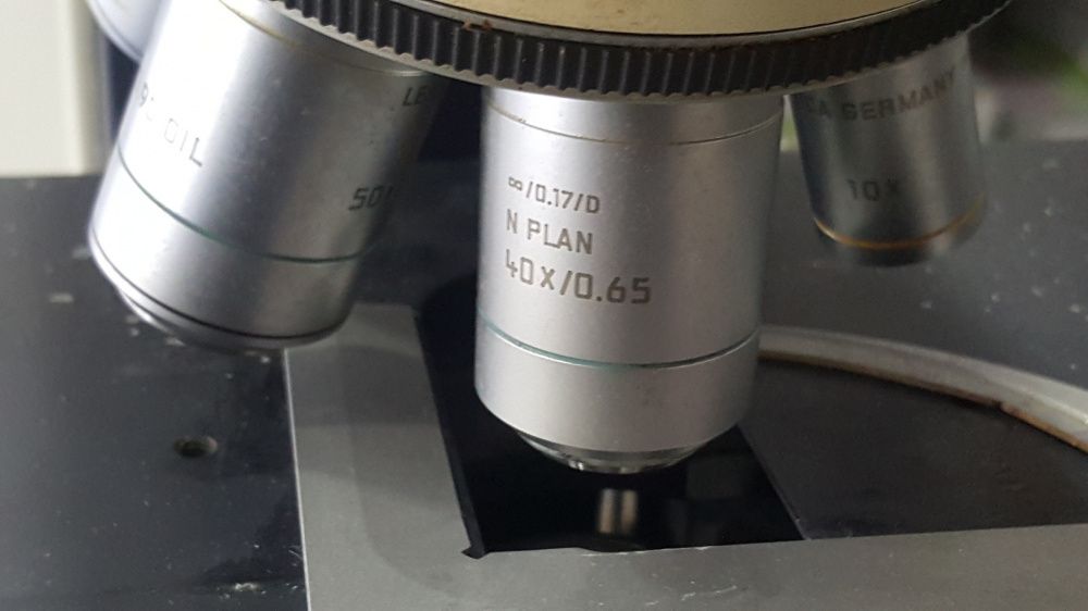 Microscópio Leica