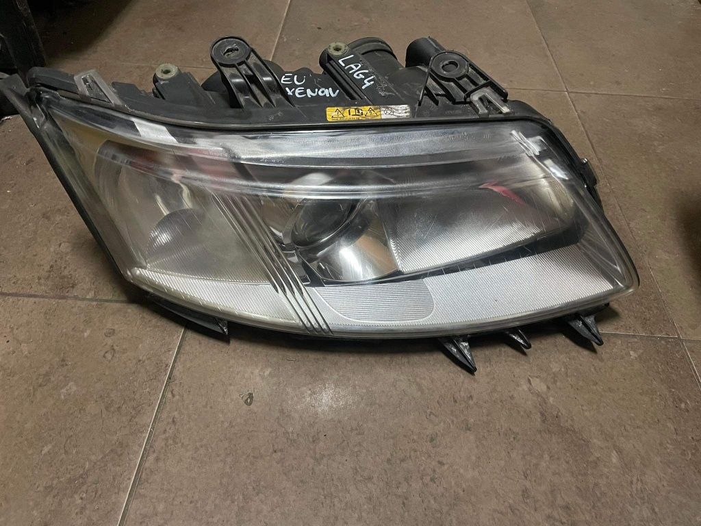 Lampa prawa przód saab 9-3 xenon