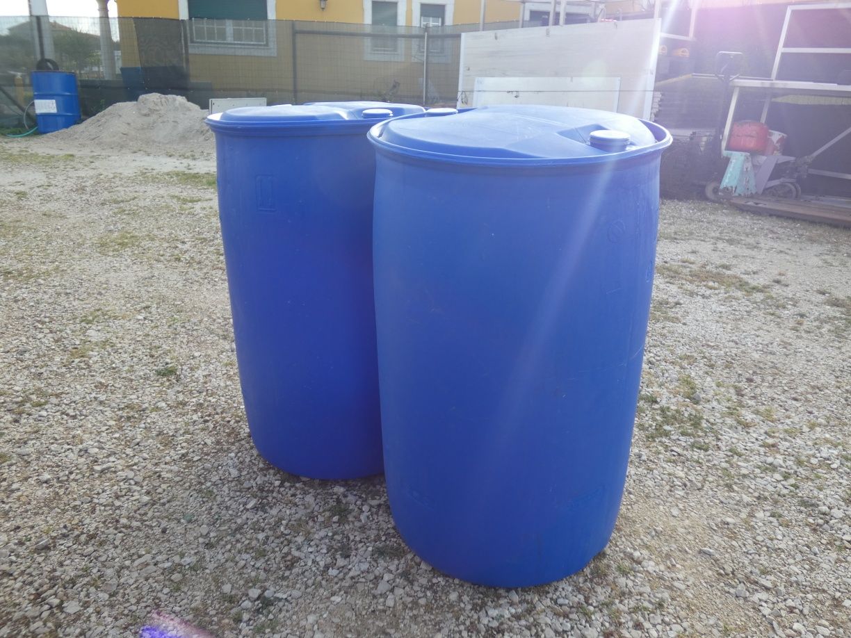 Bidons 200l em plástico