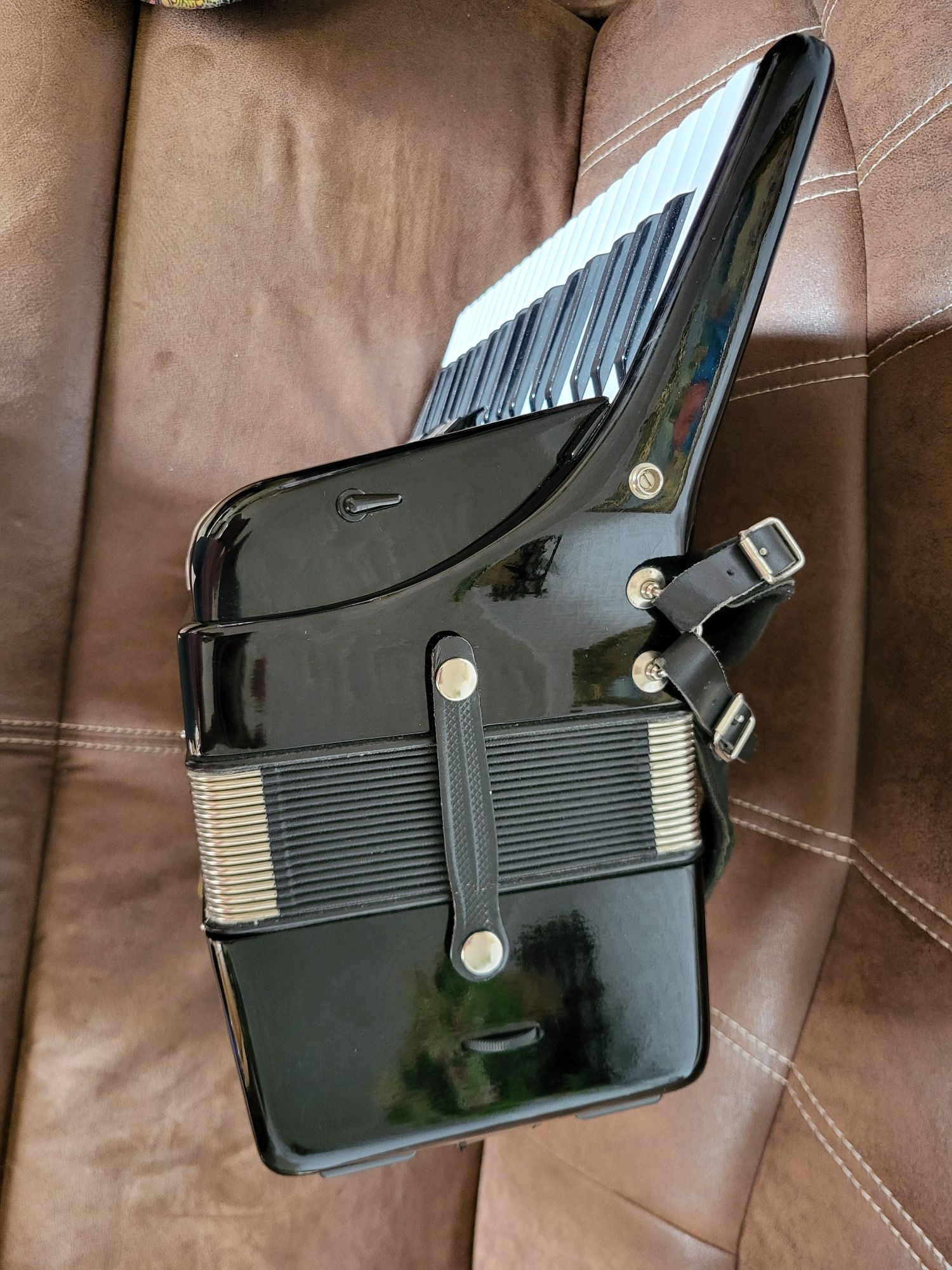 Akordeon  Firotti 96 bas