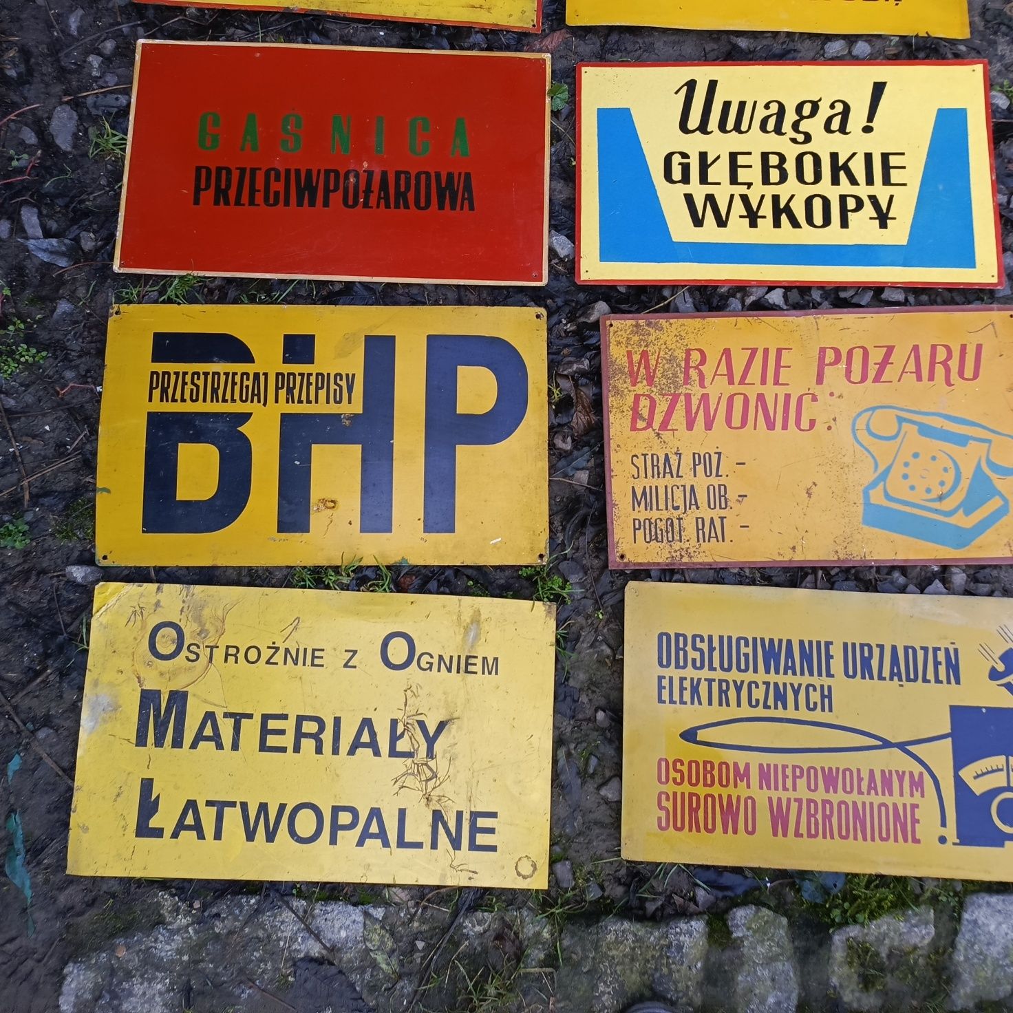 Stare metalowe tablice PRL