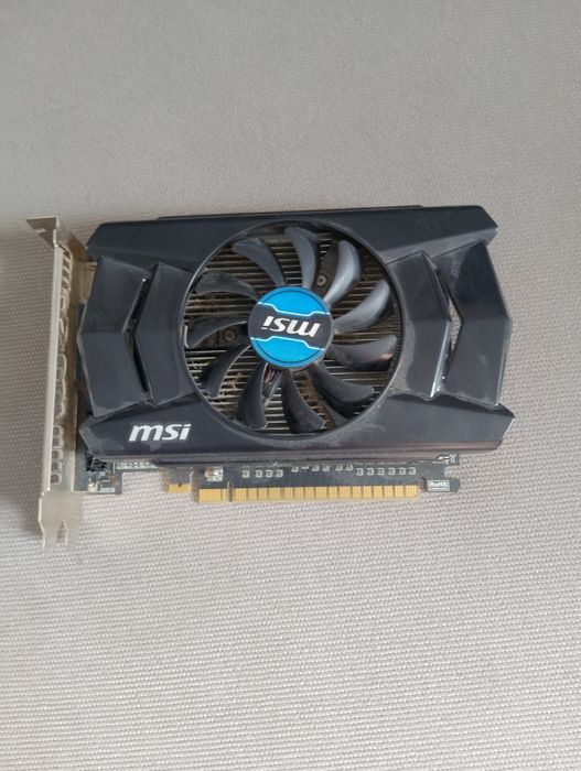 Відеокарта msi n750
