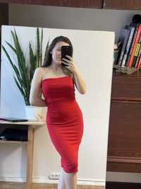 Сукня червона облягаюча