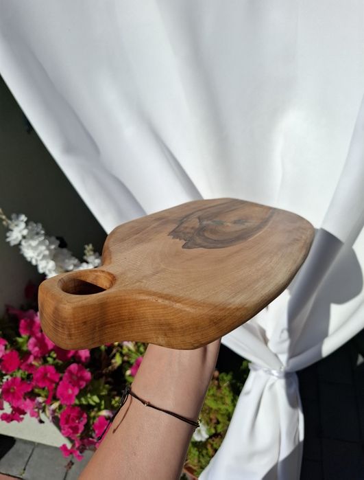 Oryginalna deska kuchenna / Handmade / na prezent orzech włoski żywica