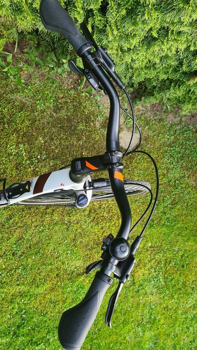 Rower Cube Touring, jak nowy 28"