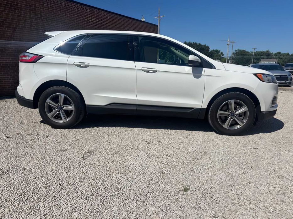 Ford Edge      2021