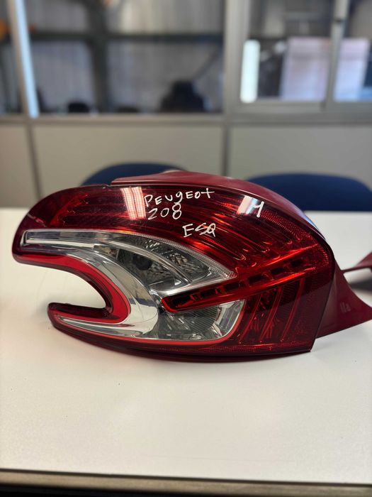 Farolim Peugeot 208
