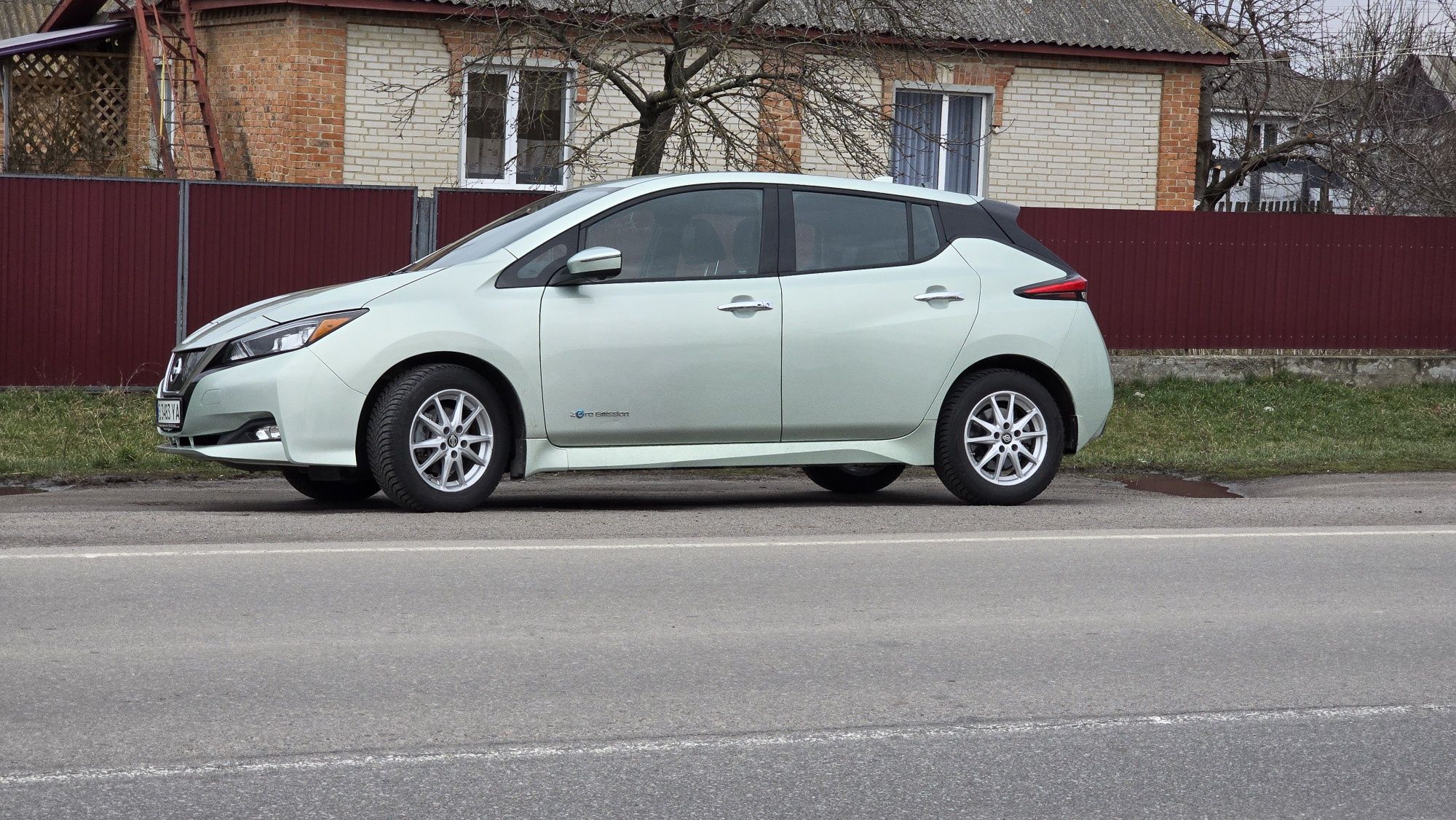 Nissan leaf 2018 40kwt 49000 км