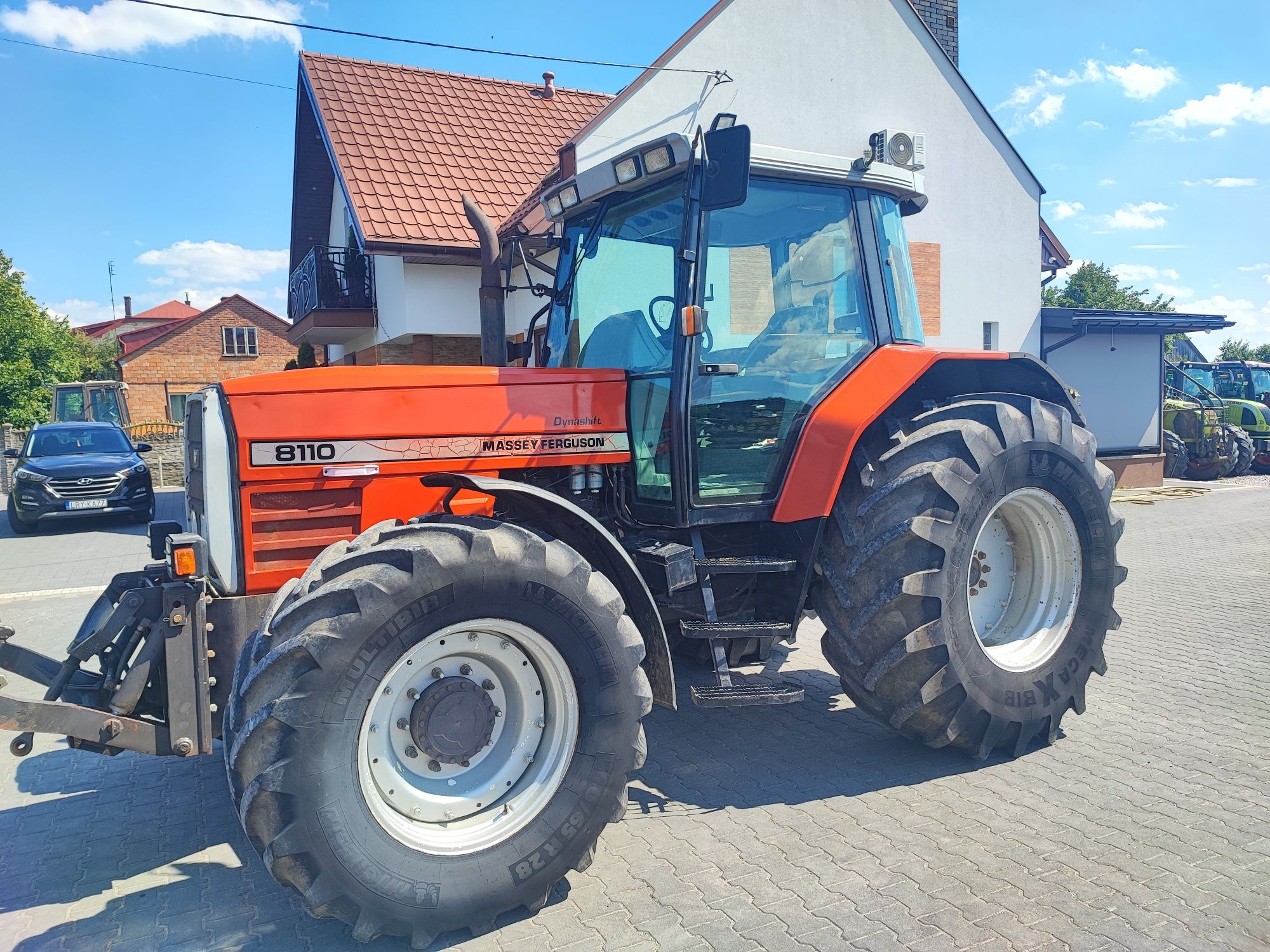 Massey Ferguson 8110