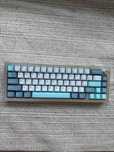 Mechaniczna klawiatura z bloku aluminium 65%