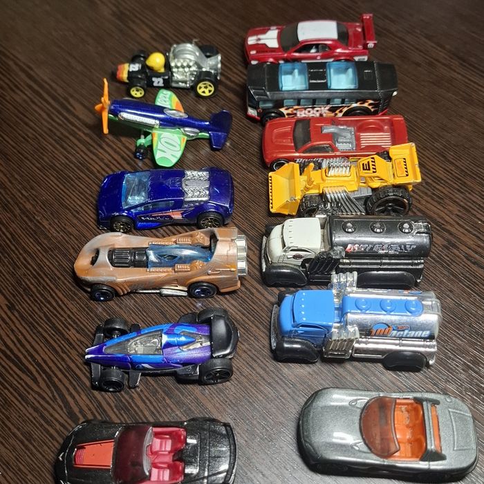 Машинки Хот Вілс