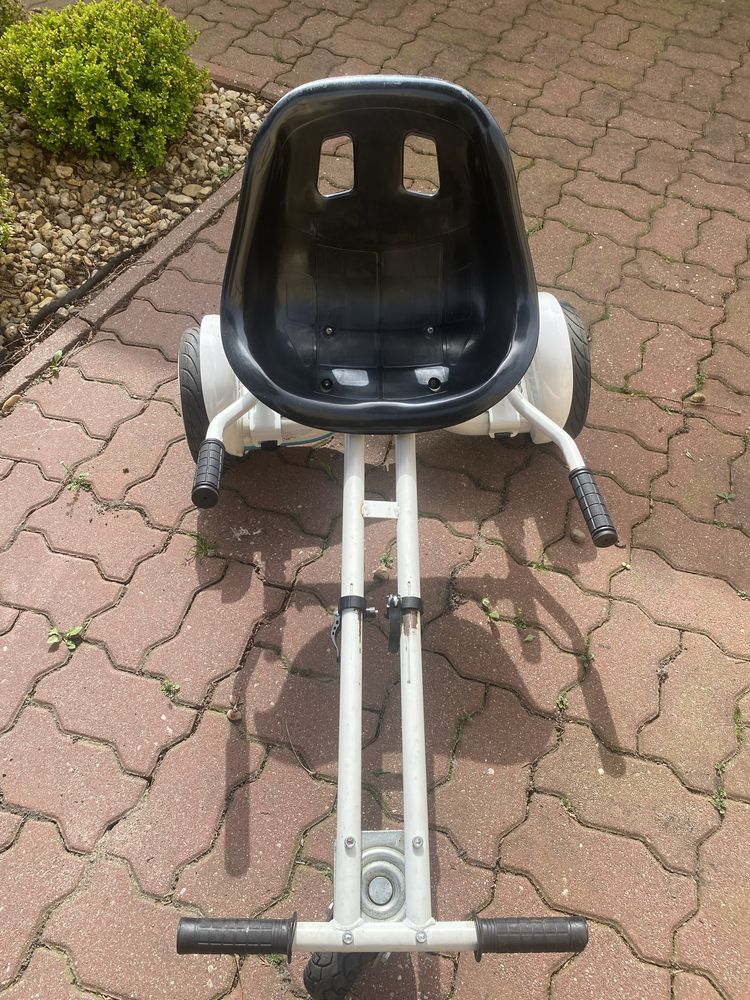 Gokart na bazie elektrycznej deskorolki - jezdzik