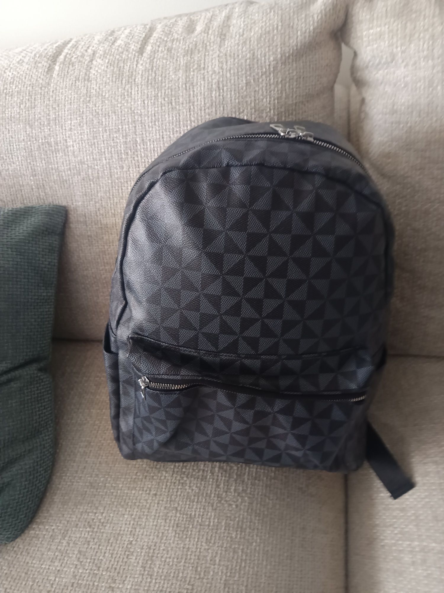 Mochila Nova  -  cinzenta e preta (estrear)