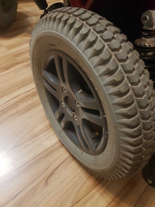 Inwalidzki wózek elektryczny