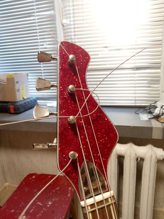 Бас гитара Тоника ЕГБ-805