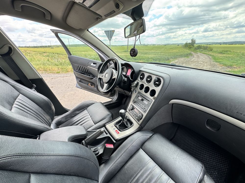Продаж Alfa Romeo 159