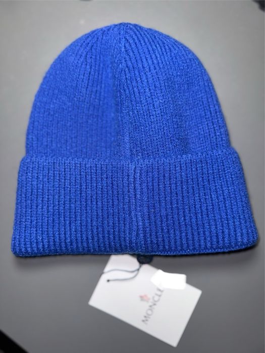 Зимова жіноча шапка Moncle