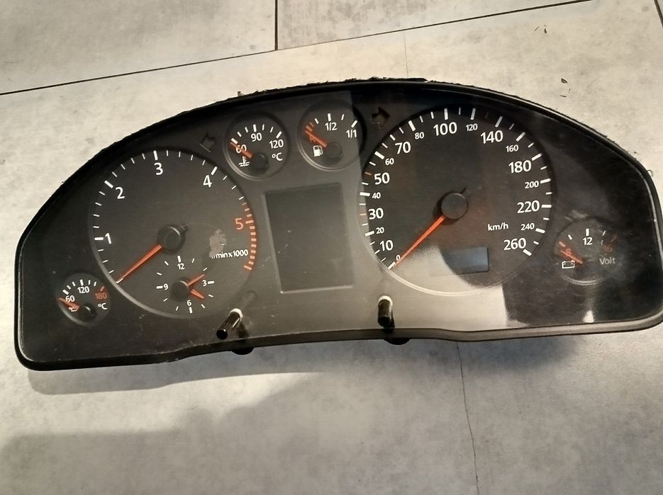 Licznik audi s4 B5