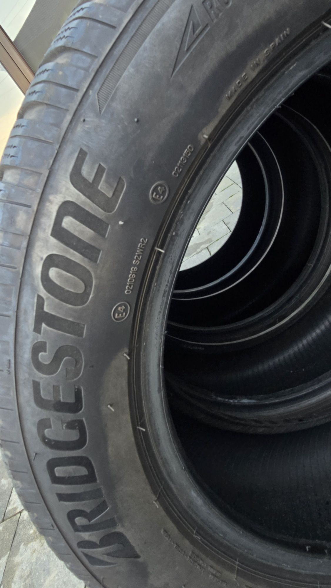Bridgestone бріджестоун зимові шини 235/55r18