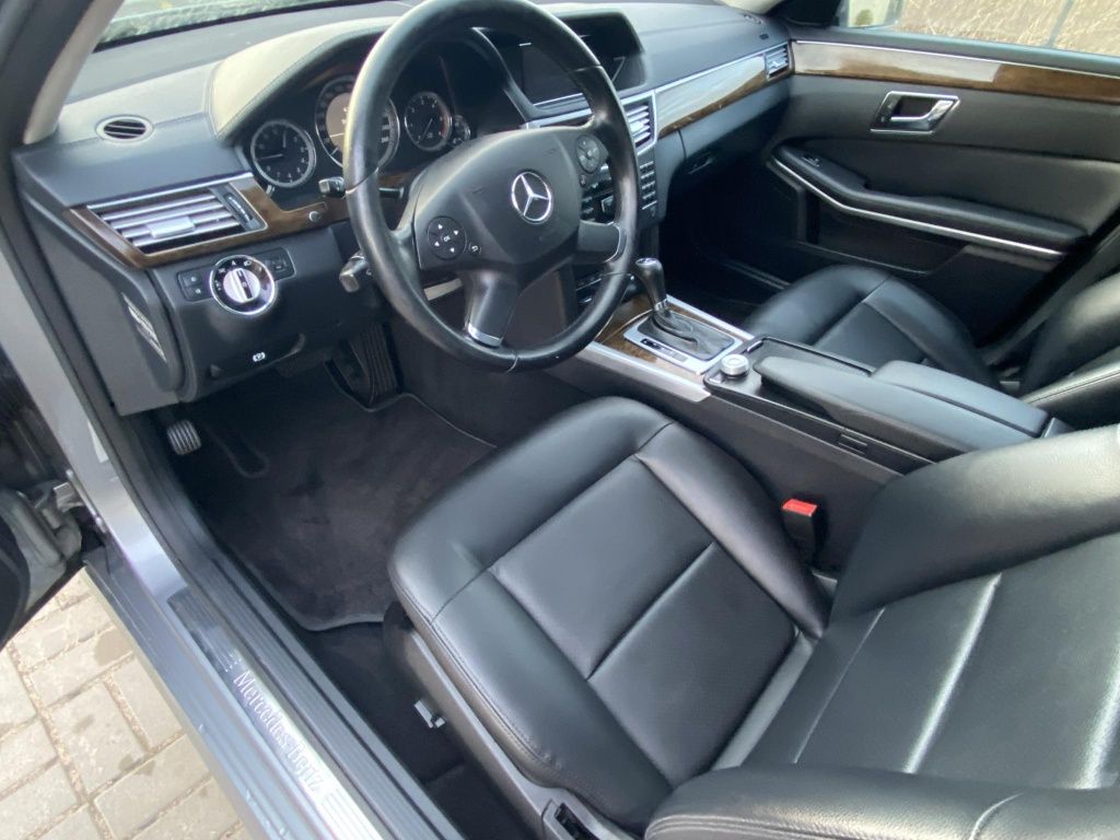 Mercedes E-classe CDI 250 automat  Stan perfekt 204 ps Z Niemiec !