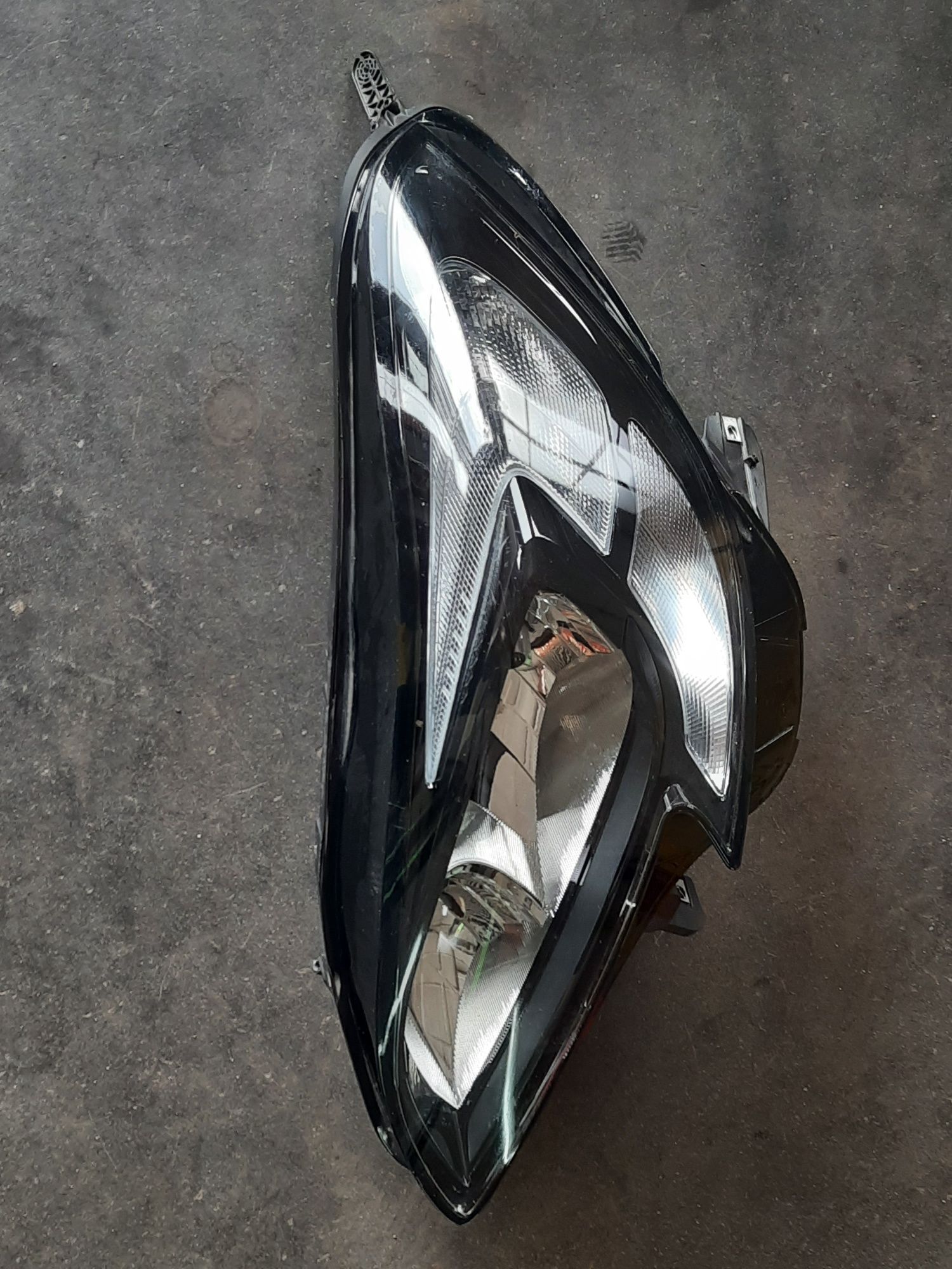 Lampa przednia lewa - Opel Corsa E