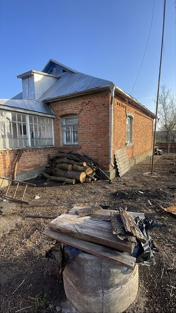 Продам будинок в мальовничому місці.