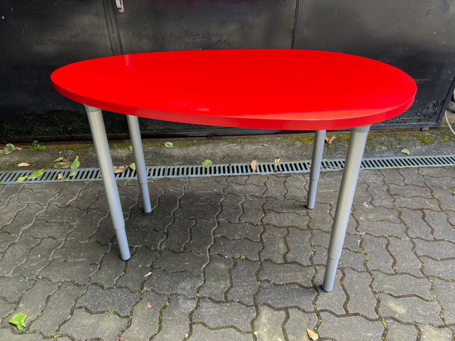 Mesa oval como nova