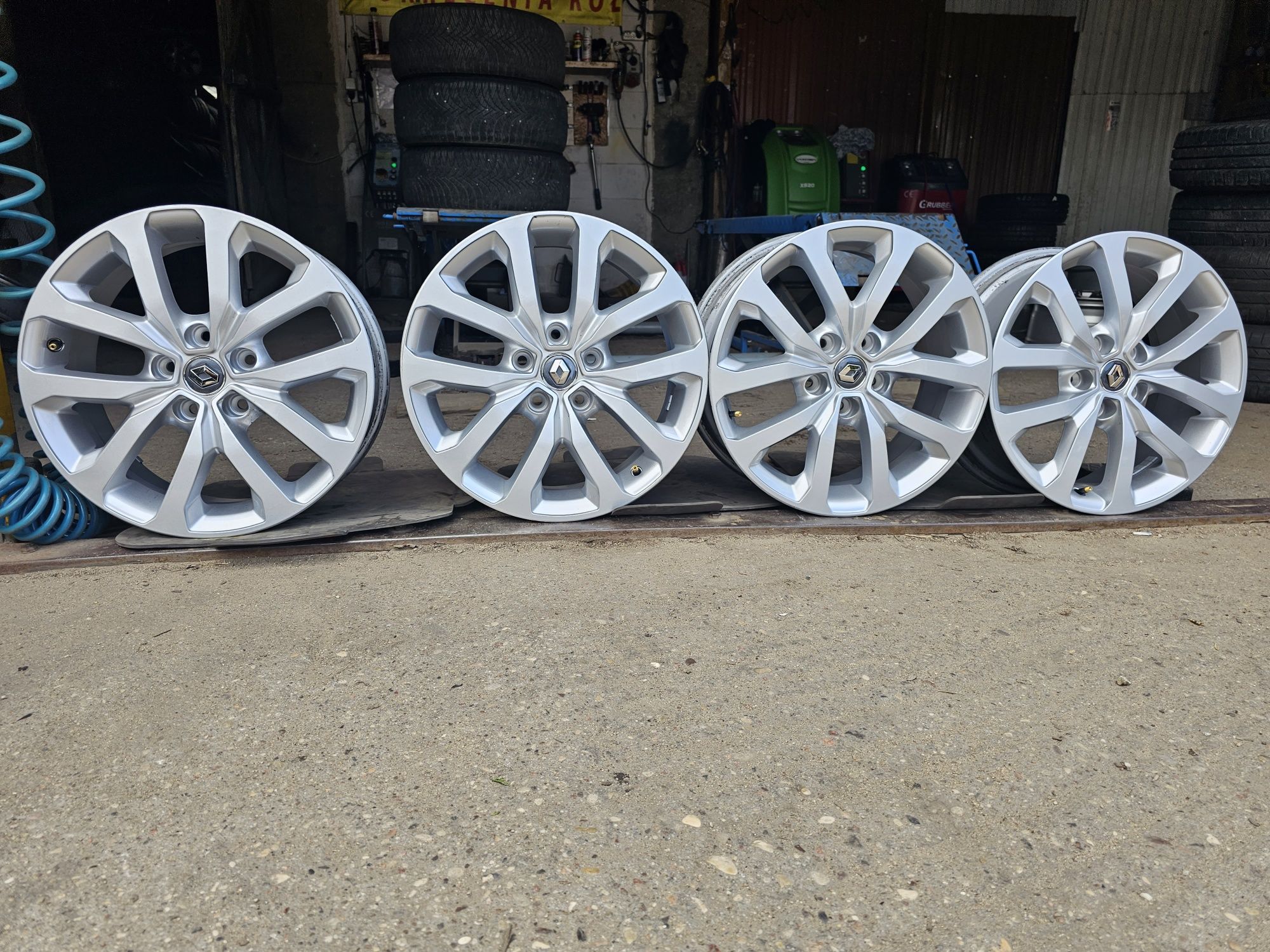 Felgi Aluminiowe Renault R17 5x114.3 ET40-7J+czujniki Ciśnienia