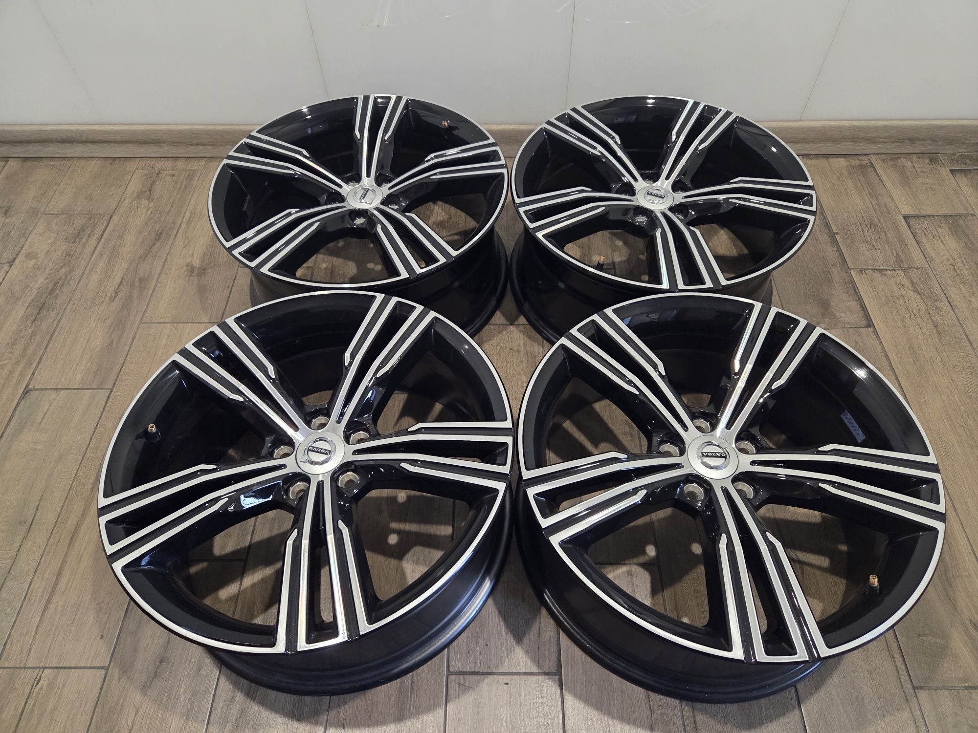 VOLVO 5x108 XC60 XC40 XC70 S90 V90 S40 V40 C30 S80 V70 Felgi 19
