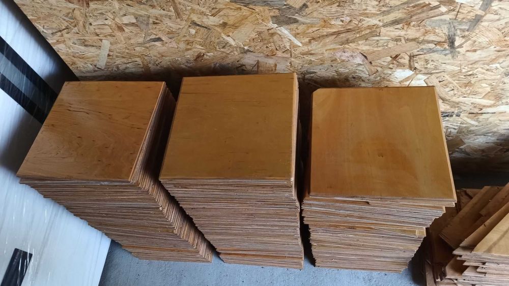Panele ze sklejki lakierowane 30x30cm 8mm + łączenie 256 sztuk