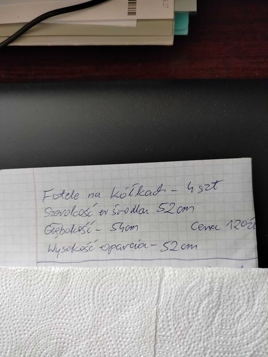 Sprzedam pilnie 2 fotele na kółkach i kanapę z funkcją spania używane