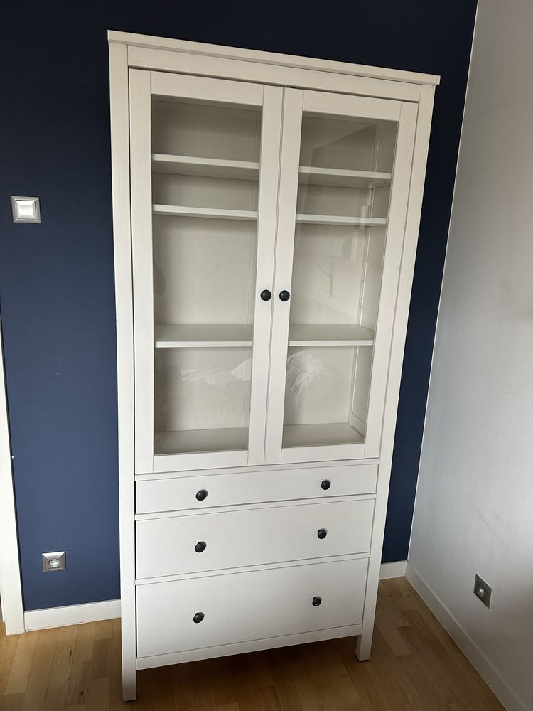 Ikea HEMNES witryna z 3 szufladami