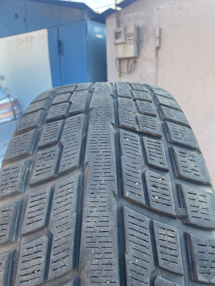 Продам гума 235/55r18