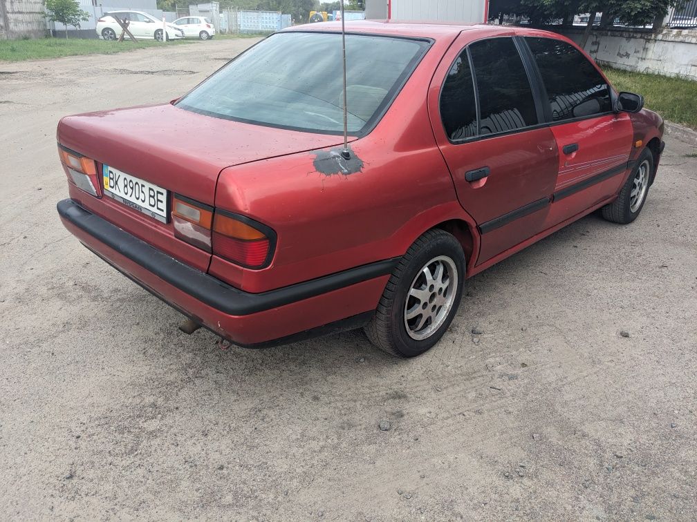 Nissan Primera P10