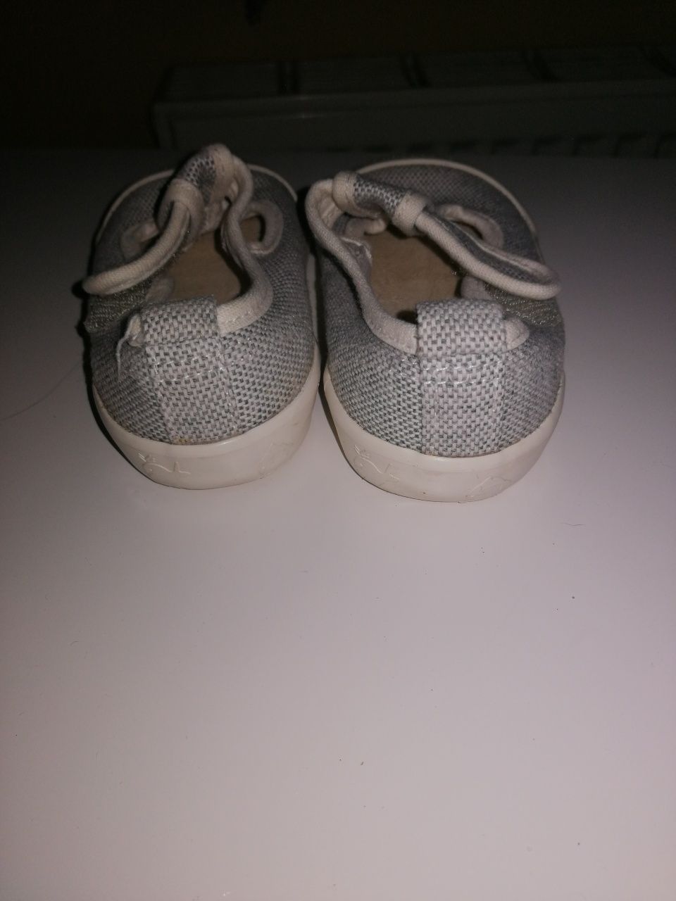 Buty sportowe firmy H&M rozm.20/21